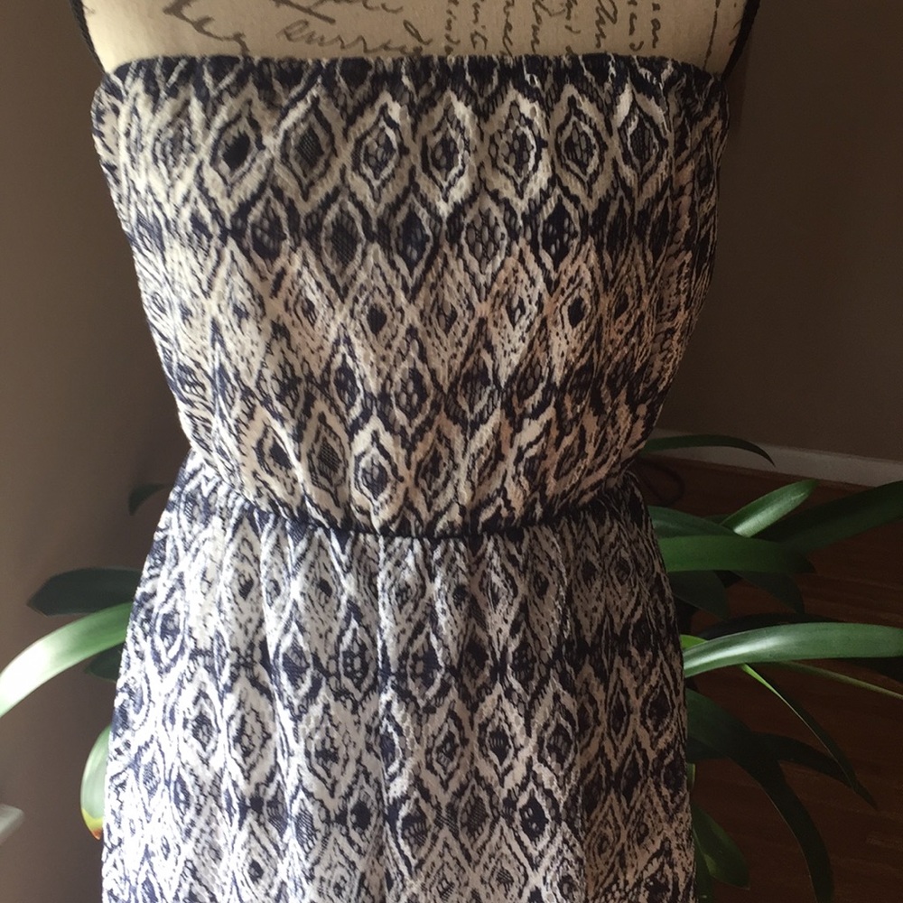 Dress - Picture 3 of 5